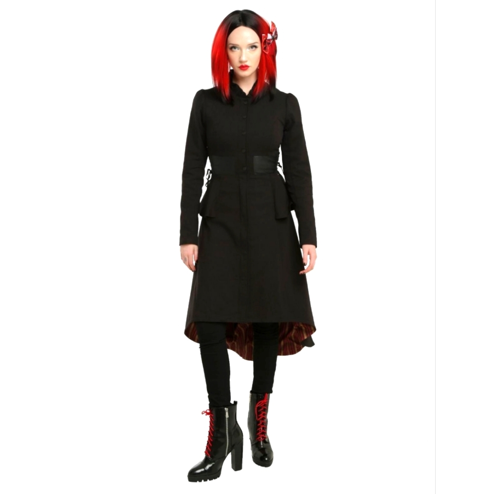 Hot Topic Disney Alice Through The Looking Glass Red Queen Battle Jacket NWT
